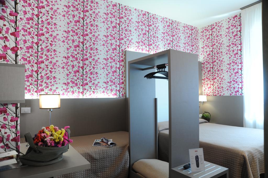 Astoria Hotel 3*